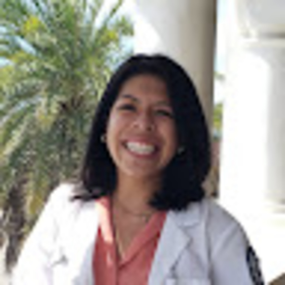 Meet your Posher, Beatriz